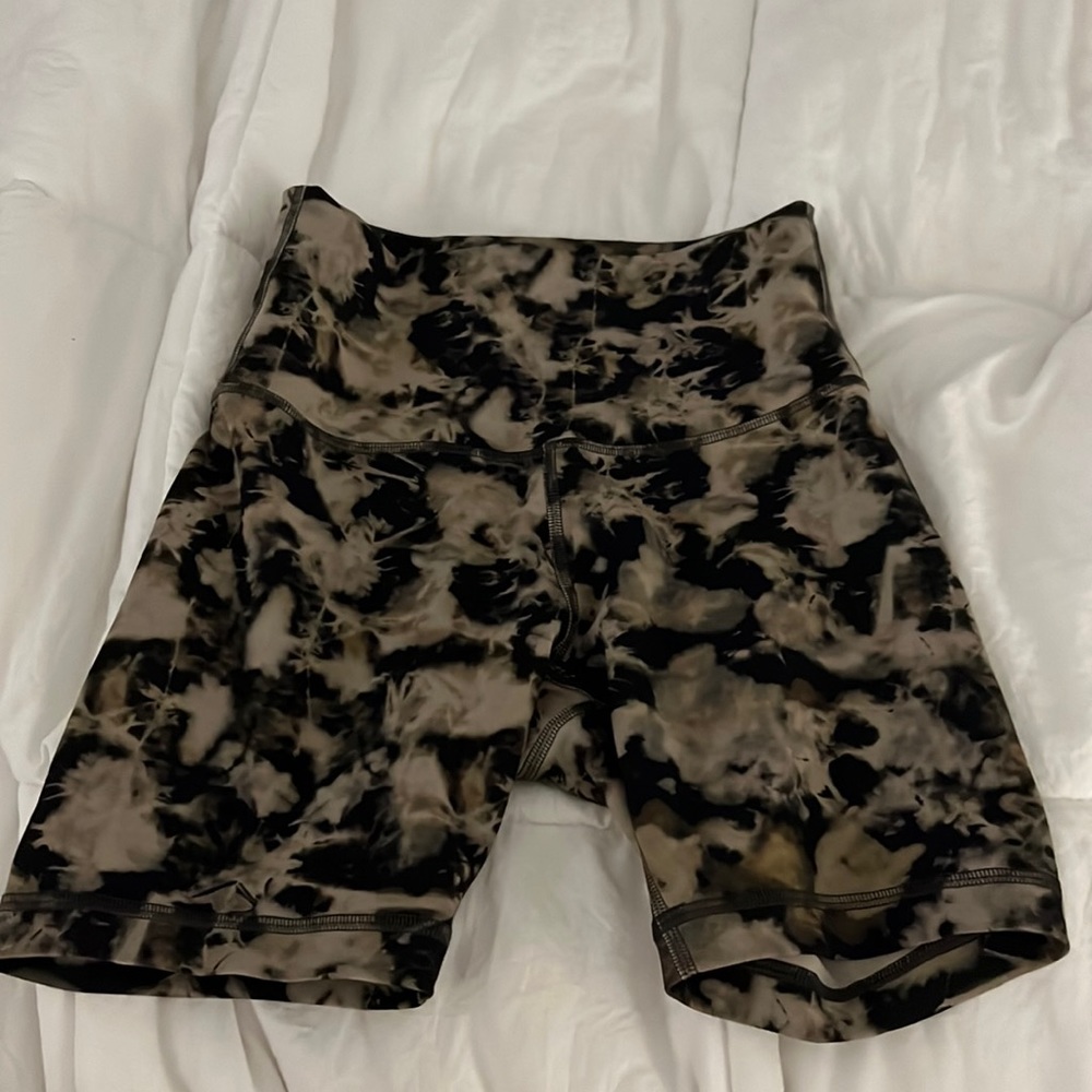 Lululemon Wunder Train Biker Short 6”